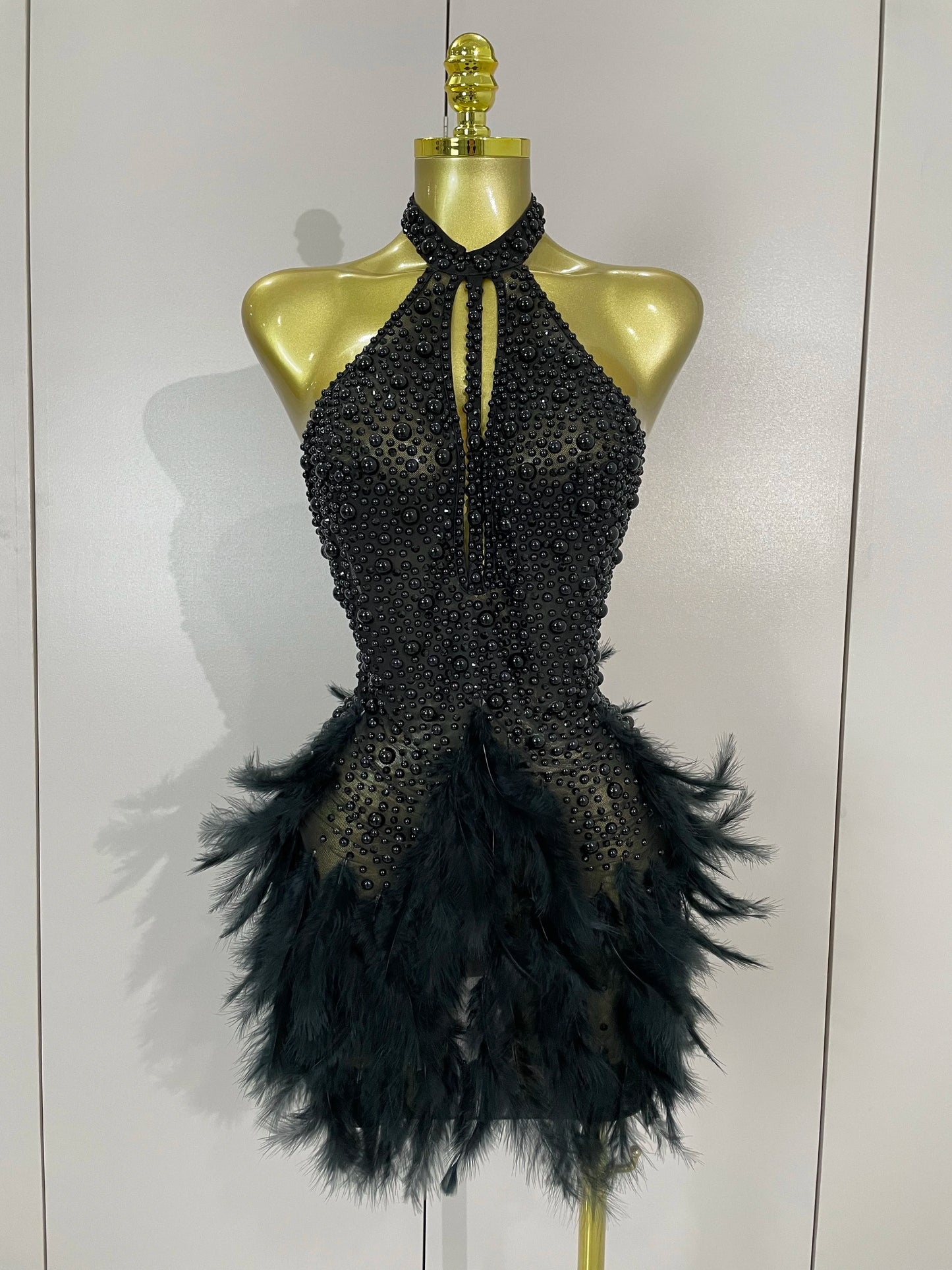 Women Luxury Rhinestones Pearls Feathers Halter Backless Short Dress Women Sexy Celebrate Birthday Dress Nightclub Stage Costume