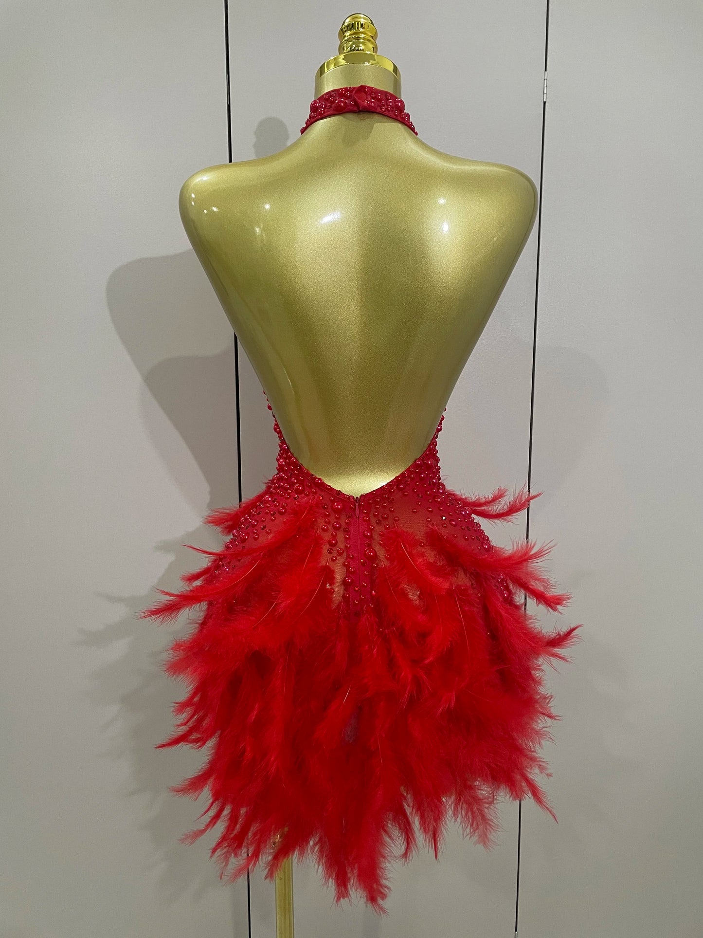 Women Luxury Rhinestones Pearls Feathers Halter Backless Short Dress Women Sexy Celebrate Birthday Dress Nightclub Stage Costume