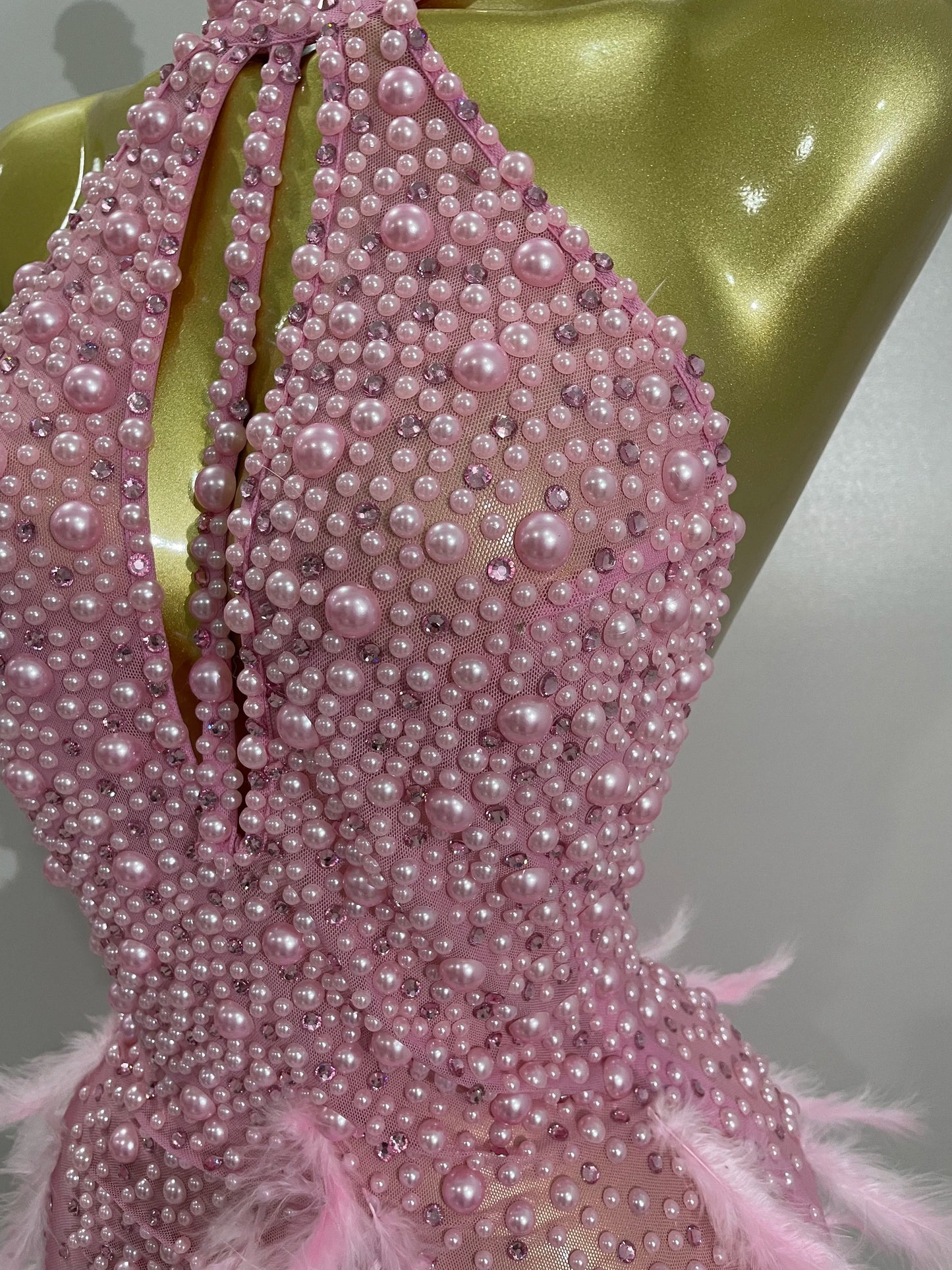 Women Luxury Rhinestones Pearls Feathers Halter Backless Short Dress Women Sexy Celebrate Birthday Dress Nightclub Stage Costume