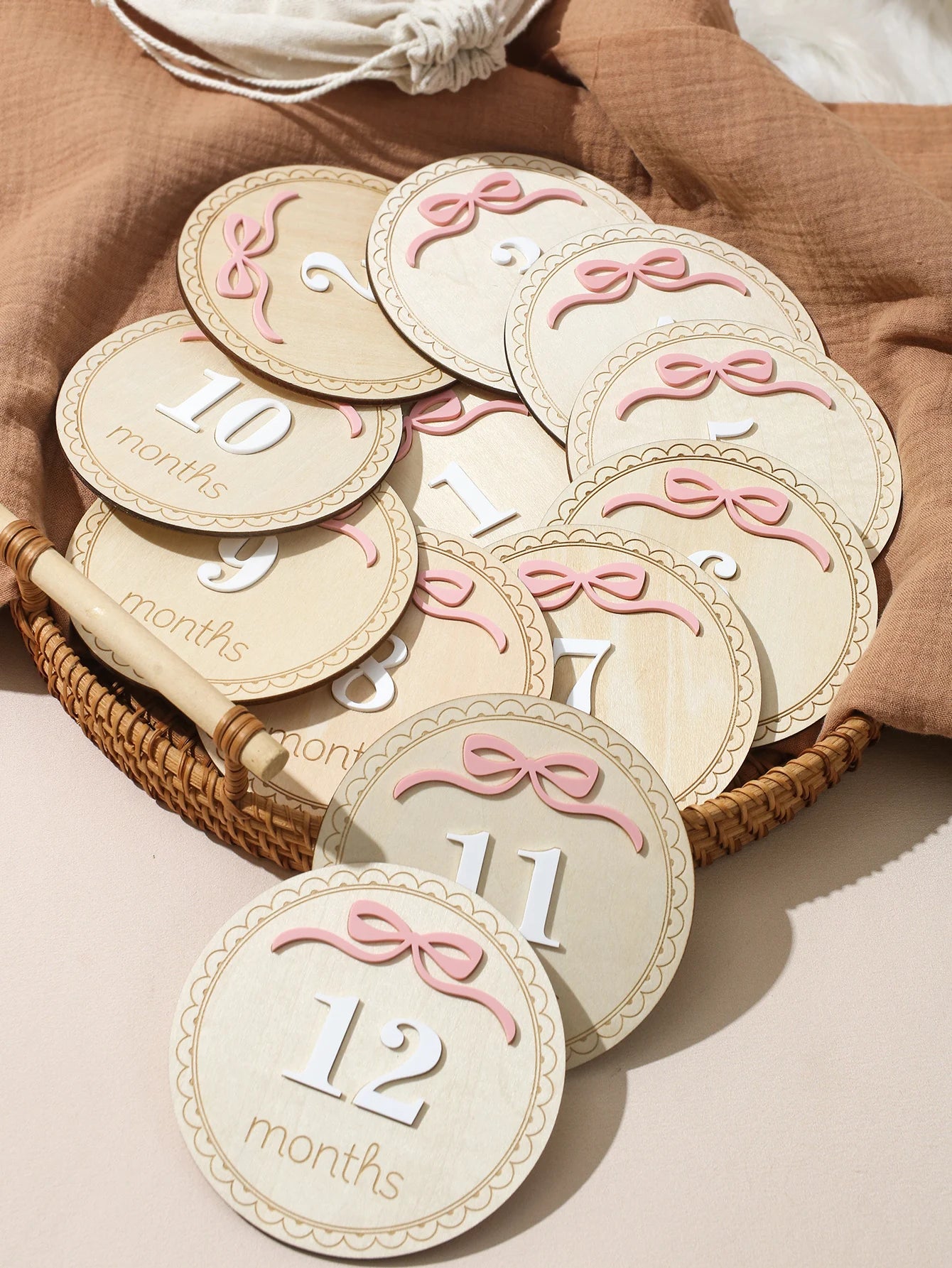 Ylsteed Newborn Photography 1-12 Months Baby Milestone Wooden Discs Pink Bow 3D Engraved Photo Props Keepsake Cards Shower -HD